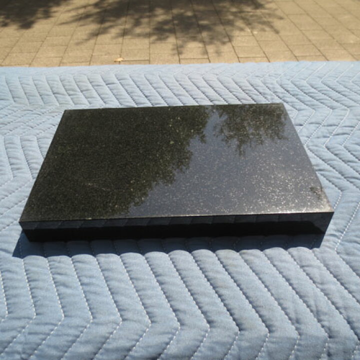 高級黒御影台石 （インド産黒御影石EKの艶やかな高級感あるお墓。大庭 