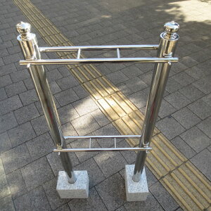 ステンレス塔婆立 卒塔婆 自立式 固定石、接着剤、セメント付 3コマ 墓地 とうばたて 卒塔婆立て そとうばたて ステンレス 土台付で簡単設置