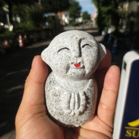 かわいい 地蔵 小さい おじぞうさん おじぞうさま かわいい 癒しのお地蔵さん 置物 地蔵菩薩 仏像 彫刻品 みかげ石 GZ52 送料無料！