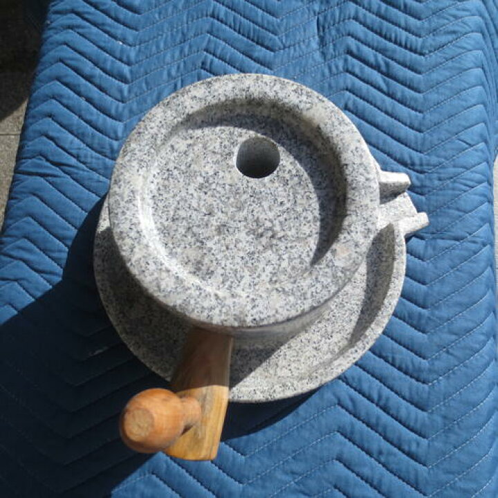 石臼 （いしうす） ひき臼 （ひきうす）御影石 20型 約17kg 送料無料（沖縄県、離島は除く） 石材店サンソー