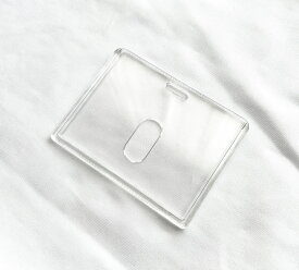 ストラップでカードの落下防止 シンプルな 超透明 IDカードホルダー Tuck-In Case ヨコ型 クリア　パスケース 社員証入れ カードケース　会社・ 通学に