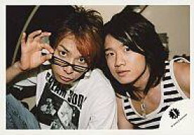 楽天市場 15日24時間限定 エントリーでp最大26 5倍 中古 生写真 ジャニーズ アイドル ジャニーズ ジャニーズ 生田斗真 風間俊介 横型 生田右手眼鏡 風間ストライプ柄タンクトップ 公式生写真 ネットショップ駿河屋 楽天市場店