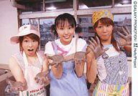 【中古】生写真(ハロプロ)/アイドル/カントリー娘。 カントリー娘。/あさみ・みうな・里田/横型・膝上・エプロン・両手パー/公式生写真