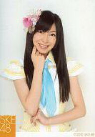 【中古】生写真(AKB48・SKE48)/アイドル/SKE48 大矢真那/上半身・衣装黄色白・右手あご/公式生写真