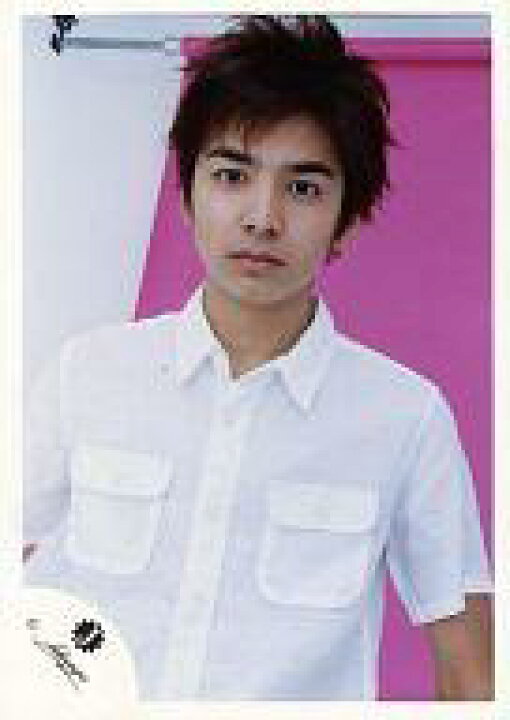 楽天市場 中古 生写真 ジャニーズ アイドル ジャニーズ ジャニーズ 生田斗真 上半身 衣装白 体正面 背景ピンク白 公式生写真 ネットショップ駿河屋 楽天市場店