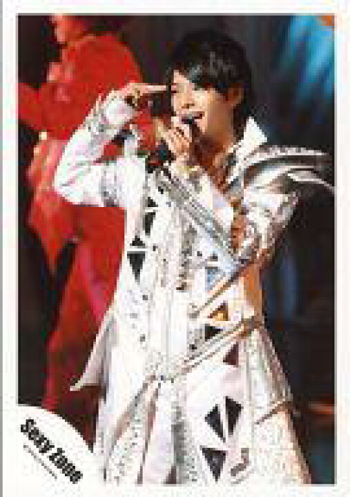 楽天市場 中古 生写真 ジャニーズ アイドル Sexyzone Sexyzone 佐藤勝利 ライブフォト 膝上 衣装白銀 右手指差し 左手マイク 公式生写真 ネットショップ駿河屋 楽天市場店