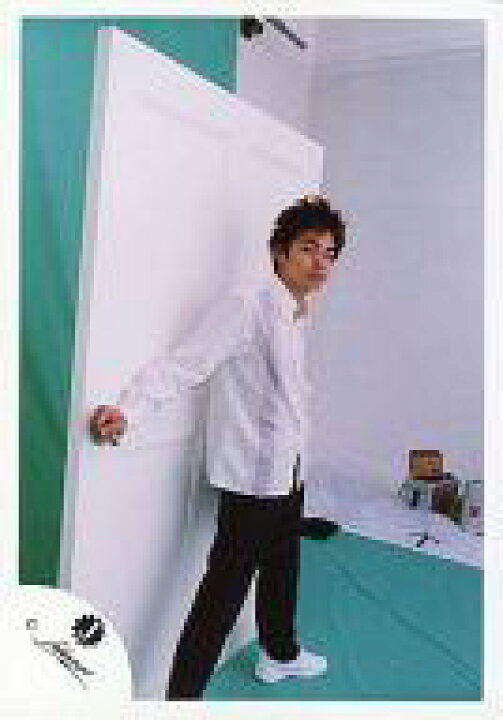 楽天市場 中古 生写真 ジャニーズ アイドル ジャニーズ ジャニーズ 生田斗真 全身 衣装白ピンク 右手扉 体右向き 公式生写真 ネットショップ駿河屋 楽天市場店