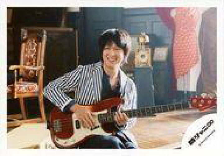 楽天市場 中古 生写真 ジャニーズ アイドル 関ジャニ 関ジャニ 丸山隆平 横型 膝上 座り 衣装白黒 ストライプ ギター 目線左 侍唄 さむらいソング Pv ジャケ 公式生写真 ネットショップ駿河屋 楽天市場店