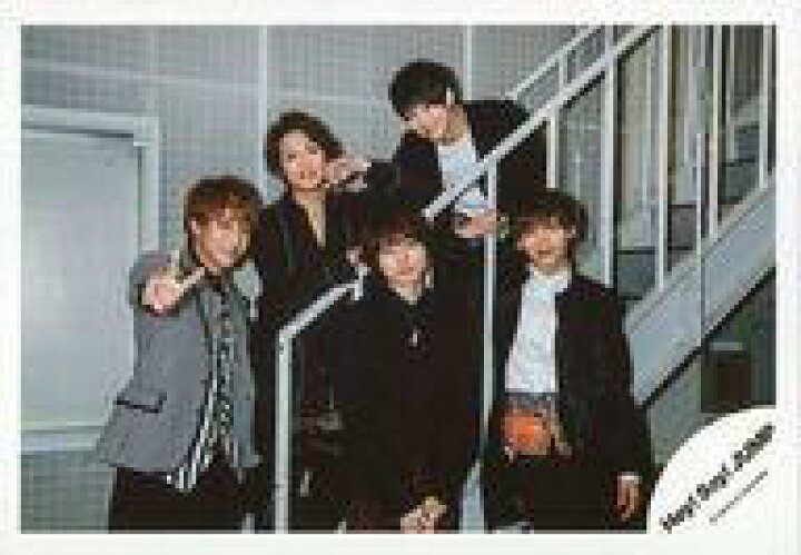 楽天市場 中古 生写真 ジャニーズ アイドル Hey Say Jump Hey Say Jump 集合 5人 横型 膝上 衣装白黒 センター伊野尾 八乙女ピース 高木左手頬杖 アルバム 07 17 I O ジャケ写撮影オフショット 公式生写真 ネットショップ駿河屋 楽天市場店