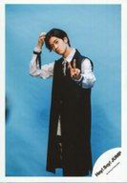 楽天市場 中古 生写真 ジャニーズ アイドル Hey Say Jump Hey Say Jump 中島裕翔 膝上 衣装白黒 右手頭 左手ピース 体やや左向き アルバム 07 17 I O ジャケ写撮影オフショット 公式生写真 ネットショップ駿河屋 楽天市場店