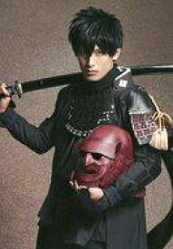 楽天市場 中古 生写真 男性 俳優 武子直輝 同田貫正国 膝上 右手刀肩 キャラクターショット 舞台 刀剣乱舞 ジョ伝 三つら星刀語り トレーディングブロマイド ネットショップ駿河屋 楽天市場店