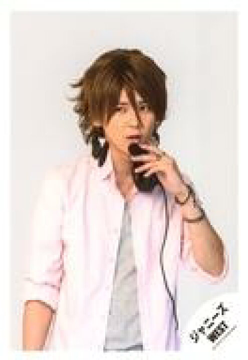 楽天市場 中古 生写真 ジャニーズ アイドル ジャニーズwest ジャニーズwest 小瀧望 上半身 衣装ピンク グレー 左手マイク 目線左 背景白 アルバム Westv Mv ジャケ写オフショット 公式生写真 ネットショップ駿河屋 楽天市場店