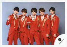 【中古】生写真(ジャニーズ)/アイドル/HiHi Jets HiHi Jets/集合(5人)/横型・膝上・衣装赤・金・肩組・微笑・目線右・背景グレー/18夏「夏祭り 裸の少年 SUMMER STATION」/公式生写真