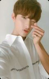 【中古】コレクションカード(男性)/5TH MINI ALBUM『YOU MAKE MY DAY』(MEET Ver.)特典トレカ SEVENTEEN/DK(ドギョム)/バストアップ・衣装白・左手指でハート/5TH MINI ALBUM『YOU MAKE MY DAY』(MEET Ver.)特典トレカ