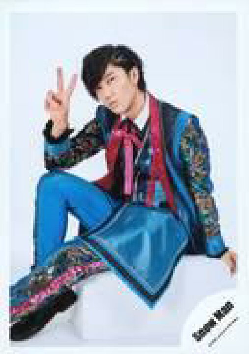 楽天市場 中古 生写真 ジャニーズ アイドル Snow Man Snow Man 阿部亮平 膝上 座り 衣装青 右手ピース 左手下 顔傾げ Johnnys Island Store グッズオフショット 夏 公式生写真 ネットショップ駿河屋 楽天市場店