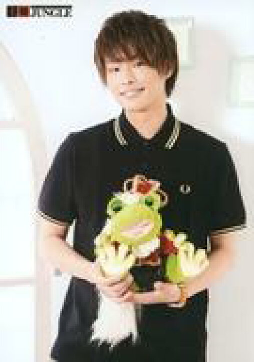 楽天市場 中古 生写真 男性 声優 濱健人 上半身 衣装黒 両手カエルのぬいぐるみ 声優イベント 第180回 王様ジャングル 限定ブロマイドセットb ネットショップ駿河屋 楽天市場店