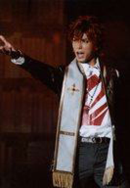 楽天市場 中古 生写真 男性 俳優 平牧仁 立華リンド ライブフォト ひざうえ 衣装黒 赤 白 左向き 右手上げ 口開け キャラクターショット ミュージカル Dance With Devils ブロマイド エクストラ ランダム Ver 2 ネットショップ駿河屋 楽天市場店