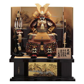 送料無料　久月作　五月人形　金小札緋縅・本金鍍金・鉢鋲植込星　8号大鎧　木製高床台飾り　〈東京久月 浅草橋久月 5月人形出し飾り 鎧兜飾り 鎧出し飾り よろいかざり 甲冑飾り お節句飾り 端午の節句 初節句祝い 子供の日 五月五日 5月5日 通販〉