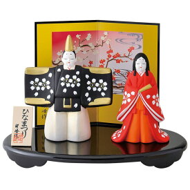昭峰作　陶器製　雛人形　錦彩華桜立雛親王飾り　お盆・木札付き 〈伝統品 ひな人形 お雛様 おひな様 お雛さま おひなさま お雛飾り おひな飾り お殿様とお姫様 雛祭り ひな祭り ひなまつり 立親王 親王立雛 立ち雛飾り たちびな〉