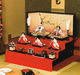送料無料 平安豊久監製　横山一彦作 雛人形 衣装着五人揃い 木製三段飾り 【醍醐】 〈お雛様 お雛さま おひな様 おひなさま お雛飾り おひな飾り お内裏様 お姫様 雛祭り ひなまつり ひな人形 桃の節句 3月3日 衣裳着 三人官女 3人官女 3段飾り〉
