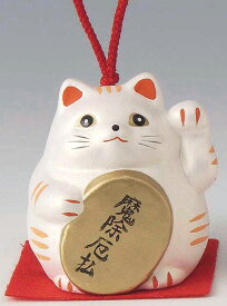 魔除厄払！　陶器製　風水招き猫　左手（左前脚）上げ　銀色　高さ5.8cm　まねきねこ　Feng Shui Beckoning Cat　Maneki Neko