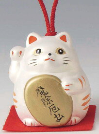 魔除厄払！　陶器製　風水招き猫　右手（右前脚）上げ　銀色　高さ5.8cm　まねきねこ　Feng Shui Beckoning Cat　Maneki Neko