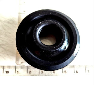 『 4番のみ』 ワゴンR/ワイド、プラス、ソリオ用 マウント ラジエータサポートロア 17878-75F00 FIG177n スズキ純正部品