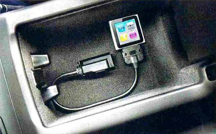 楽天市場 Q3 パーツ Mmi接続アダプターのipod又はvtrアダプターのみ 1本 写真はipod用アダプター アウディ純正部品 8ucpsf 8ucczf オプション アクセサリー 用品 純正 株式会社 スズキモータース