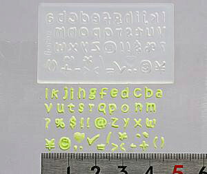 (sn537)シリコンモールド 小文字 アルファベット イニシャル 英語 ネームタグ レジンや樹脂粘土での作成に