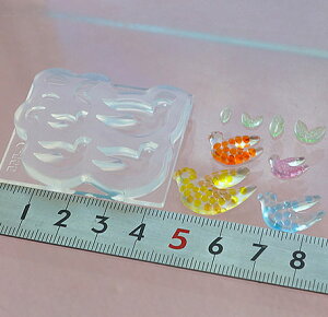 (sn555) シリコンモールド ハト リーフ フラット型 鳩 鳥 動物 レジン ハンドメイドに ハト はと 平和の鳩 動物