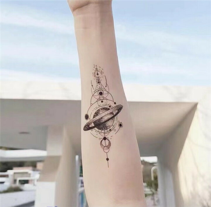 楽天市場 タトゥーシール 16スタイル 大人気tattooシール シャワーもｏｋ どこに付けてもかっこいい タトゥー タトゥーシール タトゥーシール おしゃれ モノクロ 黒 シンプル リアルなフェイクタトゥー ボディーシール ボディペイント ボディステッカー Sweet