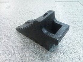 【送料無料】ハイプラ歯止め　K型　小型用　黒　No．6964070　（トラック車輪止め/タイヤ止め/タイヤストッパー）