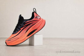 【10%SALE＆P5倍】スニーカー メンズ ランニングシューズ 超軽量 カーボンプレート搭載 衝撃吸収性抜群 運動靴 男性用 通気性良好 スポーツシューズ ローカット 赤オレンジ 青オレンジ 青ピンク 緑青色対応
