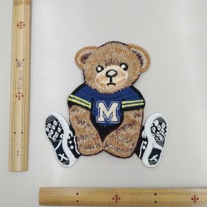 大型ワッペン・縫い付けタイプ・くま・クマ・熊・サイズ縦17cm横17cm・リメイク・刺繍・デコ・アップリケ