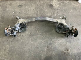 【中古】 フィット GR4 リアアクスルビーム E:HEVホーム 4WD 42100-TZD-J02 NH731P