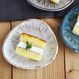 和食器 プレート 和風の手造り三角皿 しのぎ中皿 ケーキ皿 取り皿 副菜皿 サラダ皿 デザート皿 ソーサー 三角皿 プレート お皿 皿 美濃焼 食器 おしゃれ カフェ風 モダン