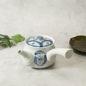 急須 620cc 傘 4〜5人用 タイ製 在庫限り茶こし付き 茶漉し ポット 茶器 ティーポット 日本茶 お茶 ドリンクウェア きゅうす 食器 おしゃれ 和モダン 和風 和柄 柄物 傘 傘模様 和傘