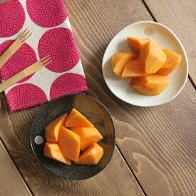 【2000円OFFクーポン 12/13 10:00〜12/15 23:59】和食器 水玉 三角小皿 3.5寸（ドットモノトーンシリーズ）小皿 漬物皿 醤油皿 薬味皿 取り皿 菓子皿 和食器 水玉模様 黒い食器 プレート お皿 おしゃれ カフェ風