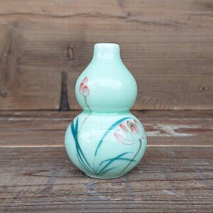 花瓶 花器 フラワースタンド インテリア雑貨 家具 インテリア 龍泉 青磁 一輪挿し ひょうたん瓶 工芸品 淡いグリーン 赤い蓮の花 映える ミニ 陶磁器 手描き 一つとして同じものなし 雰囲気