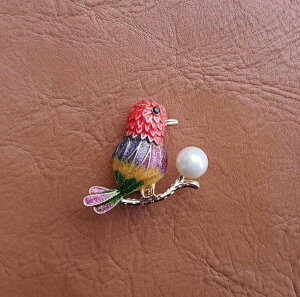 ブローチ レディースアクセサリー アクセサリー ファッション エナメル七宝 インコ 七宝焼き ラインストーン コーディネート アクセント オススメ