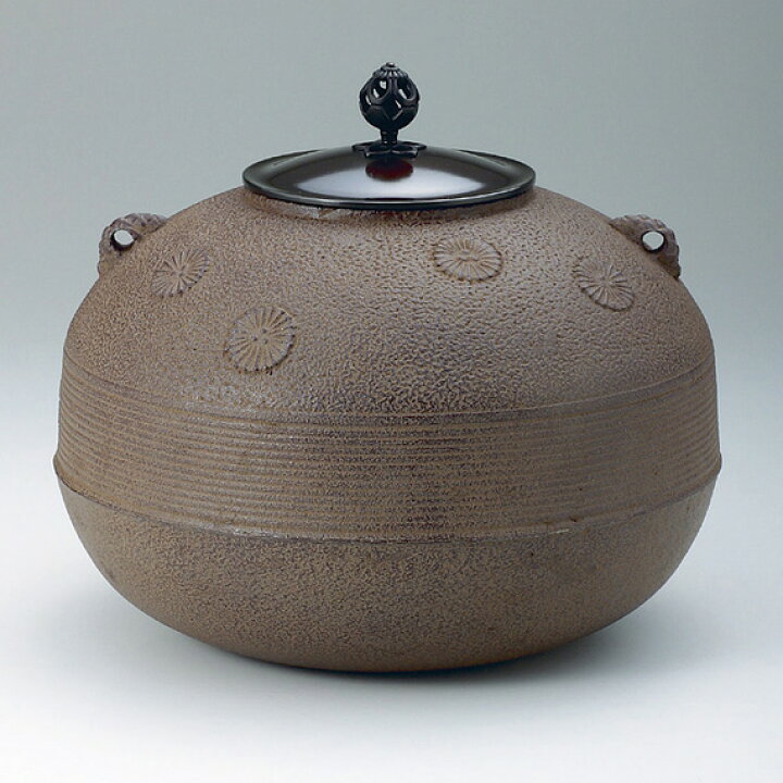 楽天市場】【茶道具 / 炉釜】 菊地政光作 独楽釜 唐松地紋 (淡々斎好写 