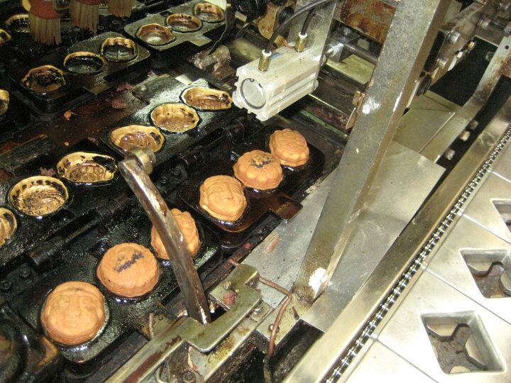 楽天市場 主原料国産100 東京名物人形焼12個入 江戸の粋 人形焼 粒あん 手づくり スイーツ こだわり 国産 高級 あんこ 柳久保小麦 北海道産小豆 東京都地域特産品認証食品 常温 個包装 東京 特産品 ギフト のし プレゼント お祝い お返し 見舞い 法事 お中元 歳暮
