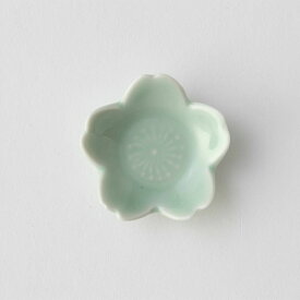 和食器 箸置き 【単品】「 たち吉 さくら 箸置豆皿（グリーン） 」 箸置き 豆皿 食卓小物 桜 サクラ 緑 1個 波佐見焼 磁器 和風 かわいい おしゃれ 日本製 自宅用 ブランド たちきち