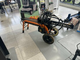 【10/31まで店頭商談中・整備待ち】プラウ 薪割り機 ELS10 機体寸法:1440×410×900 破砕力10t 最大破砕寸法:45cm