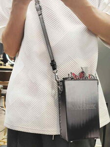 ͂ݗp obO et X X^CXg Of[V c[ NX {fB Vo[ S[h u[