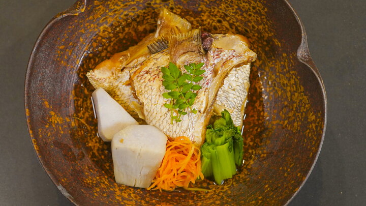 楽天市場 鯛のカマのアラ炊き２パック入り 瓔珞 ようらく 鯛 鯛カマ 煮付け 和食 日本料理 箱根 名物 ギフト お中元 贈り物 高級 料亭 老舗 レンジ お手軽 お取り寄せ グルメ Cas冷凍 ホンマでっかtv 鯛ごはん懐石 瓔珞