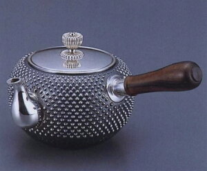 ␻E␻@ی^@AŁ@}{F