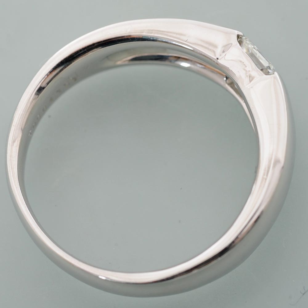 　Pt900　プラチナ　エメラルドカット ダイヤモンド0.575ct　デザイン リング 指輪　中古品　17号