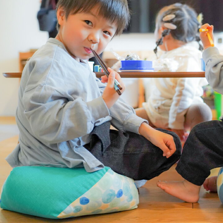 楽天市場 洛中高岡屋直営店 おじゃみキッズ 習 座布団 子供用 ローチェア ローテーブル リビング学習 リビガク 子供用 椅子 クッション 豆椅子 ベビーチェア 食事クッション 座卓 北欧 おしゃれ かわいい 京都 洛中高岡屋 日本製 綿100 洛中高岡屋 楽天市場 洛中高岡屋直営店 おじゃみキッズ 習 座布団 子供用 ローチェア ローテーブル リビング学習 リビガク 子供用 椅子 クッション 豆椅子 ベビーチェア 食事クッション 座卓 北欧 おしゃれ かわいい 京都 洛中高岡屋 日本製 綿100 洛中高岡屋