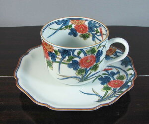 【有田焼】【源右衛門窯】 古伊万里風菊絵 碗皿 【コーヒーカップ】 【源右衛門】【古伊万里】 高級 ギフト 和食器 genemon Gen-emon Kiln